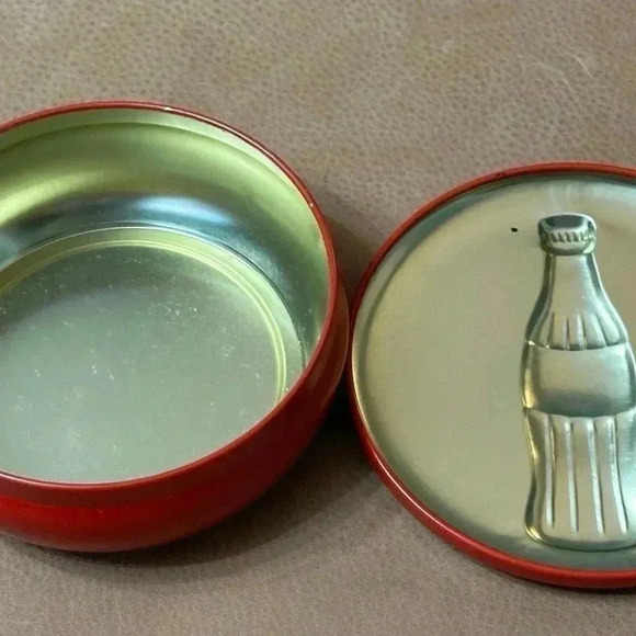 Coca-Cola Embossed Bottle Metal Tin 1995 5”x2.5” - Picture 4 of 6